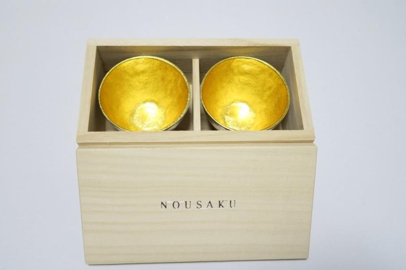 能作 ぐい呑み 盃 金箔 ゴールド ペア 桐箱仕様 2個セット|ビガーショップ