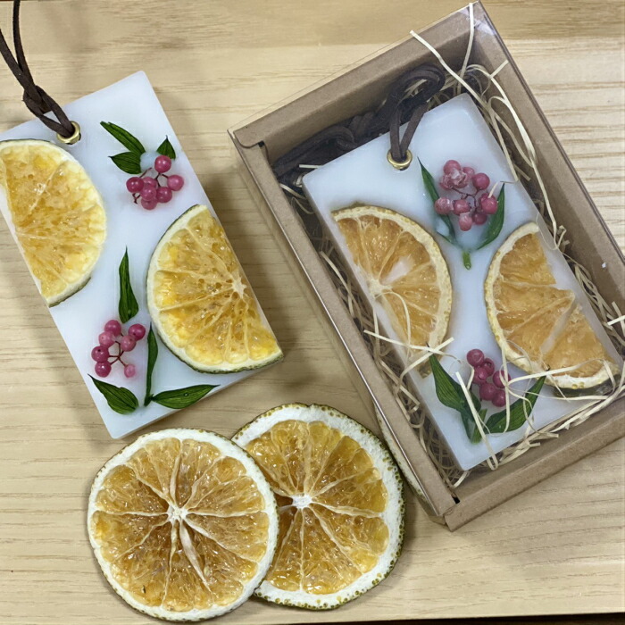 楽天市場 オレンジサシェ 火を灯さないアロマキャンドル Orenge アロマサシェ アロマワックスサシェ 香り シトラス ギフト プレゼント お見舞い お土産 プチギフト 柑橘系 ドライフラワー プリザーブドフラワー ボタニカル Vin Naturel