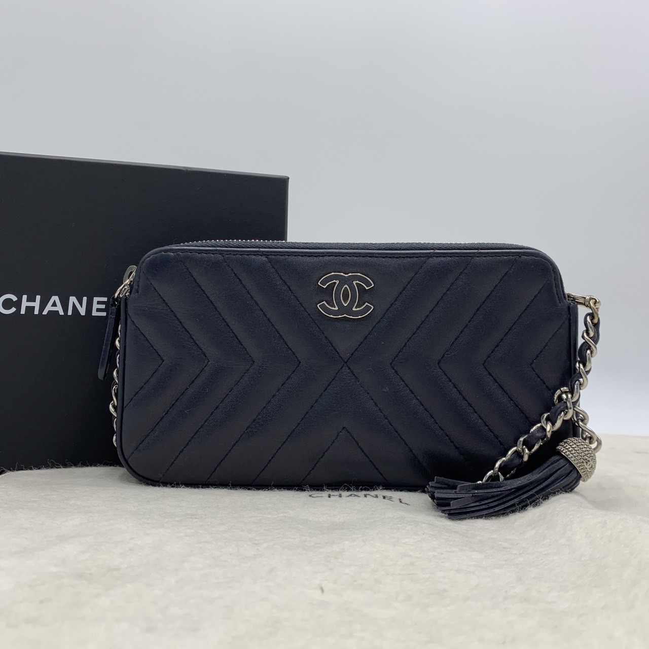 楽天市場】シャネル CHANEL シェブロン Vステッチ スタッズ