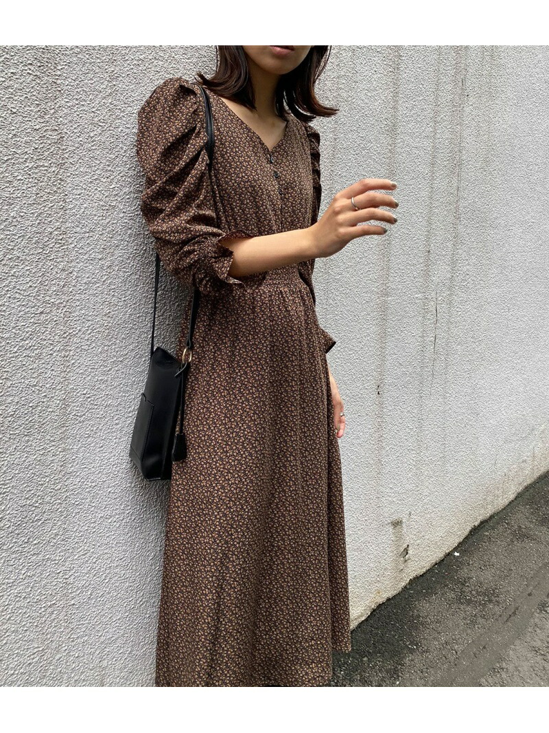 楽天市場 Rakuten Fashion Sale 10 Off 袖ボリューム花柄シャーリングワンピース Vis ビス ワンピース ワンピースその他 ブラック ホワイト Rba E 送料無料 Vis ビス