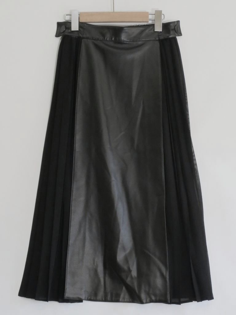 【中古】ADORE アドーア  フェイクレザー×筋目うつり変わりロングスコート 裾除け付  ・36 531-8220930 黒いこと kz5020227302