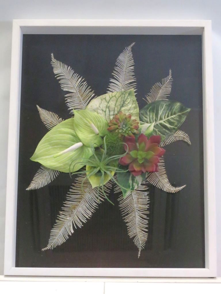 【中古】 ヒューズカンパニー 観葉植物 多肉植物 モダンアレンジ　壁掛けグリーンアートパネル kz5204230420