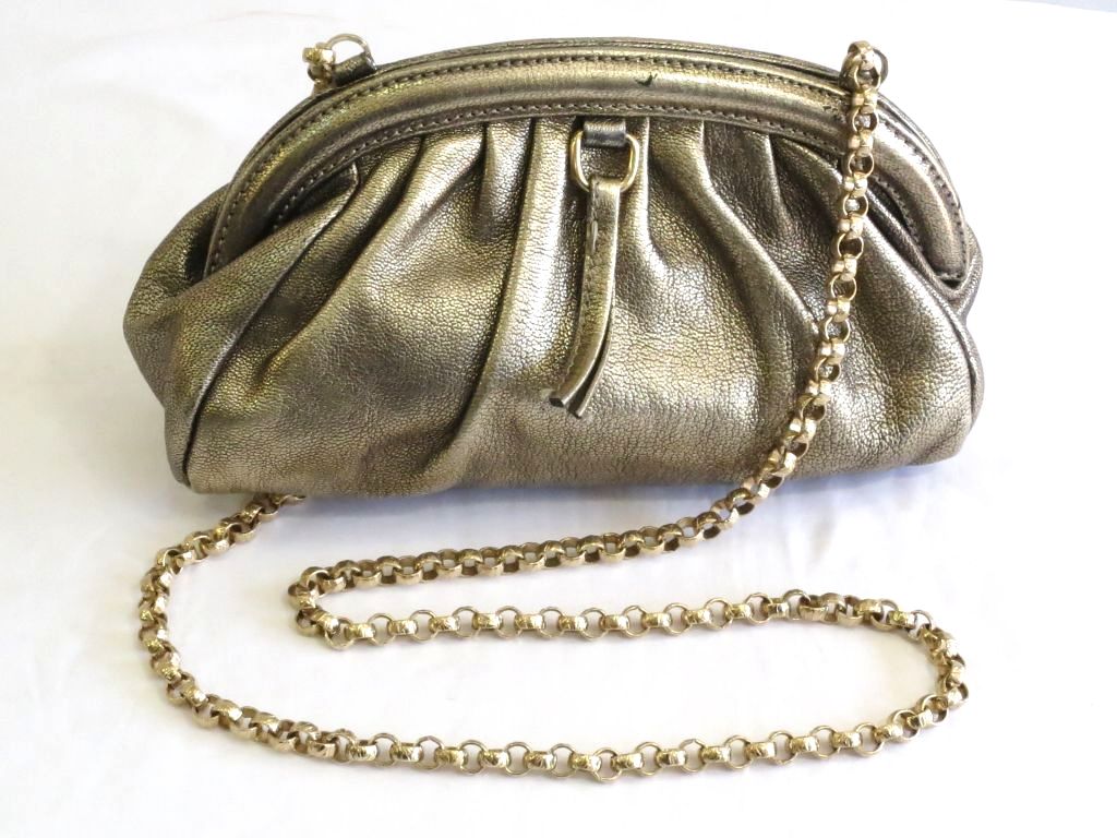 【中古】レア MAX MARA マックスマーラ  メタリックレザー チェーン店 寄りあい御徒面子 肩部 銭入れ メタリックゴールド kz5206231089