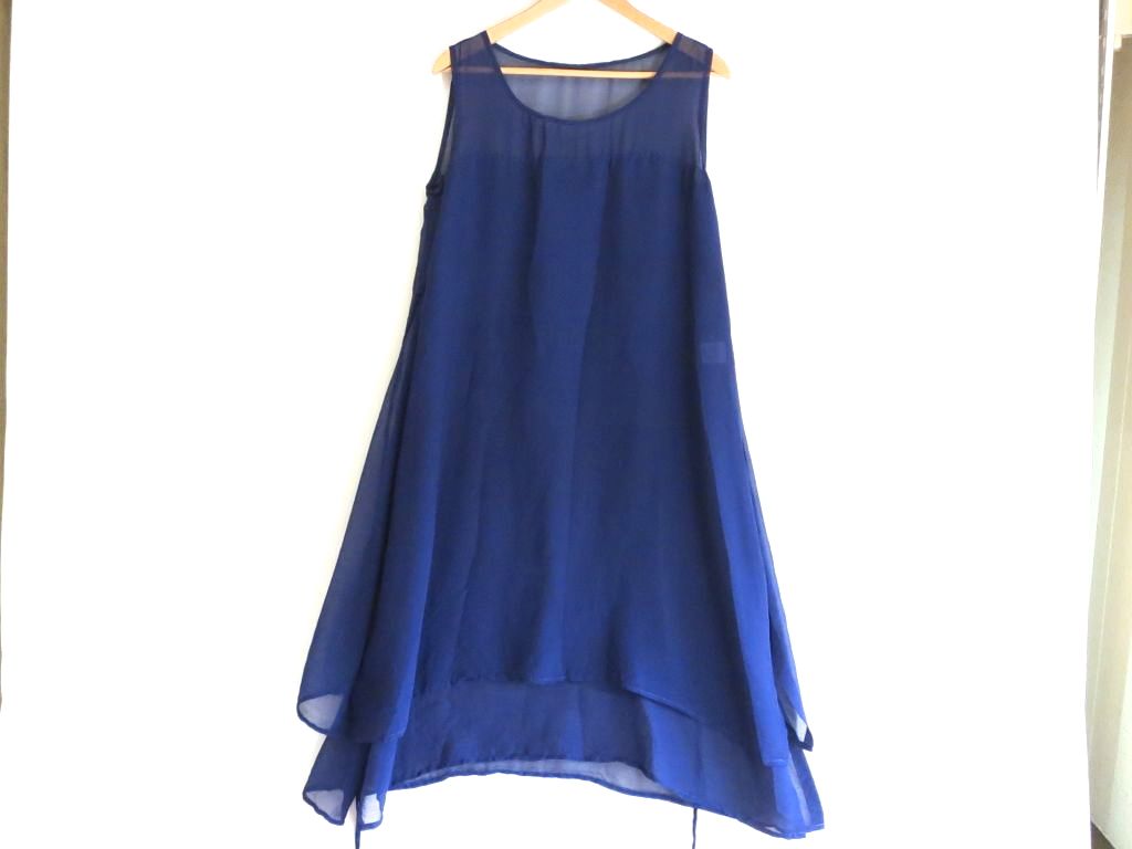 【中古】me by ISSEY MIYAKE ミーバイイッセイミヤケ  ノースリーブ衣裳 膝丈 薄っぺら 透け感 オシャレ 清楚感 MI31FH572 青碧 ok5208231798