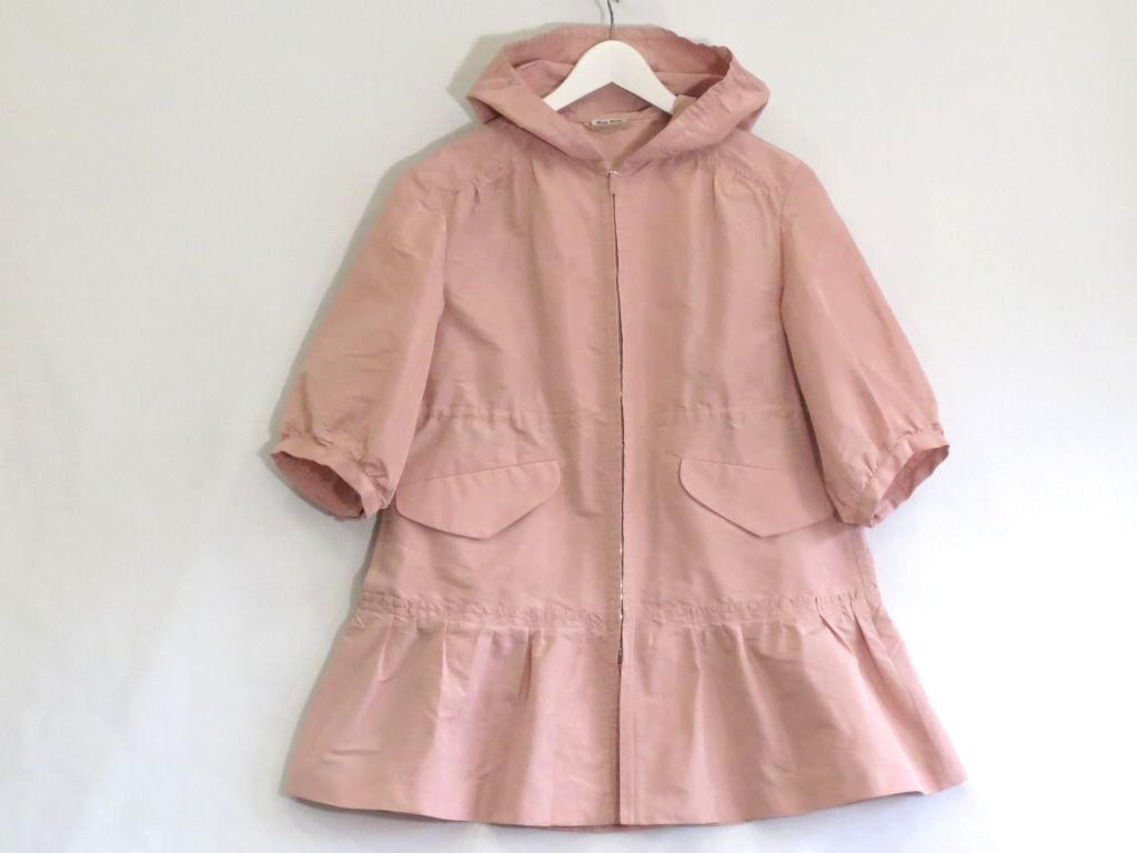【中古】MIU MIU ミュウ ミュウ  ボンネット/フラウンス ウエストシェイプデザイン スプリングコート  ・42 サクラ色 kz5210232446