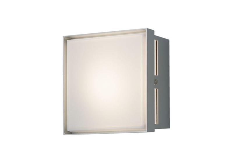 パナソニック (Panasonic) ポーチライト 40形 LED 壁直付型 密閉/防雨型 LED電球交換型 FreePa (フリーパ) お出迎え 点灯省エネ型 明るさセンサ付 電球色 シルバーメタリック/乳白 幅225×奥行115×高さ