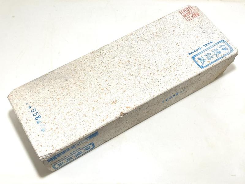 生まれながら剃刀砥 伊豫銘砥唐川村山産古赤星 #58 /2,394g