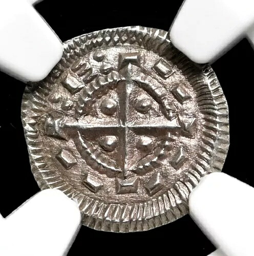 ハンガリー。ベラ2世、1131-1141。シルバーデナール クロスタイプ NGC MS UNC 詳細