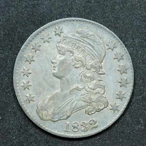 1832年製キャップドバストシルバーハーフドル50セント硬貨（写真）