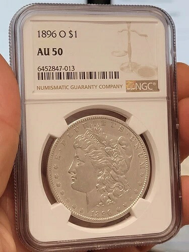 1896-O モルガン銀貨。NGCグレード AU-50