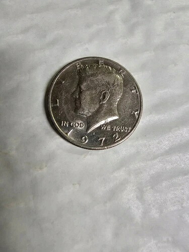1972年 JFK ハーフドル（デンバー造幣局マーク付き）