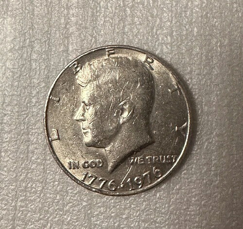 * bicentennial 同様マーク * 1776-1976 John F. Kennedy 1/2 ドルコイン-