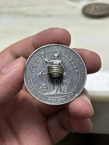1911年B英国香港貿易ドルシルバーコインバックル-