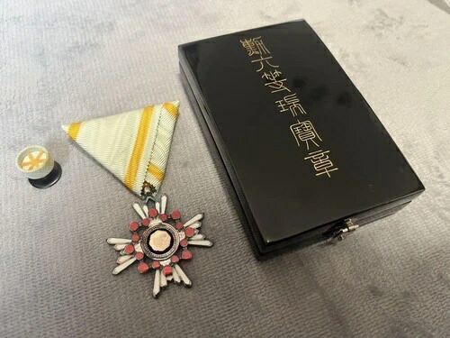 レアアイテム 日本造幣局 神器勲章六等 外箱付き-