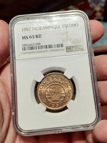 ポルトガル モザンビーク 1 エスクード 1957 MS 65 RD - 主要な日付と希少な状態