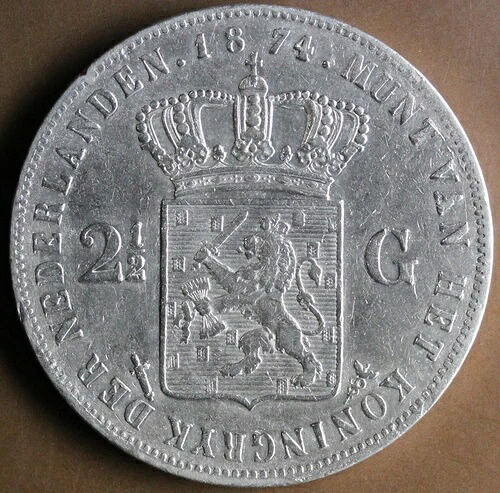 2.5グルデンの1874年銀貨を支払う