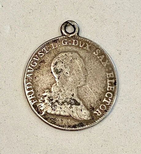 貴重品 - 1768年 ドイツ諸州 ザクセン フリードリヒ・アウグストゥス 銀製ターラーペンダント