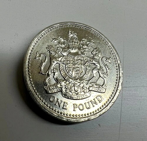 希少な1983年英国エリザベス2世1ポンド硬貨（上下逆さまの彫刻）