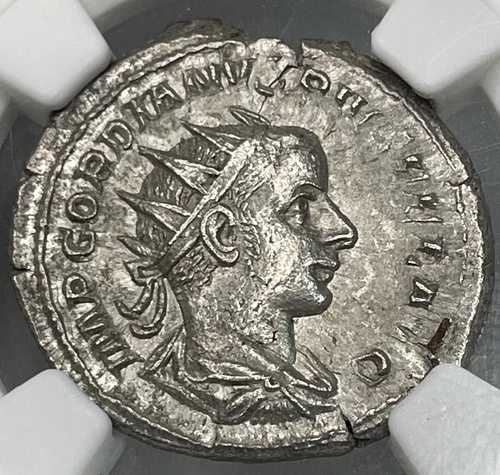 ローマ帝国 ゴルディアヌス3世 AR ダブルデナリウス 西暦238-244年 NGC AU