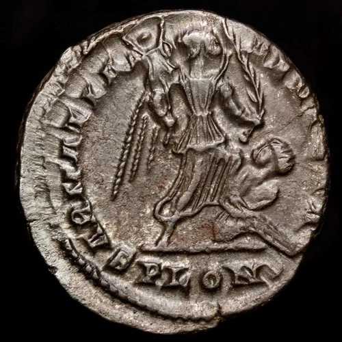 *ルツェルナエ* コンスタンティヌス 1 世 フォリス SARMATIA DEVICTA / PLON? ロンディヌム 西暦 324 年