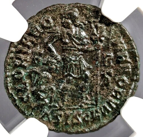 グラティアヌス 西ローマ帝国 367-383 NGC AU ヌムス AE3 捕虜の兵士 ひざまずく