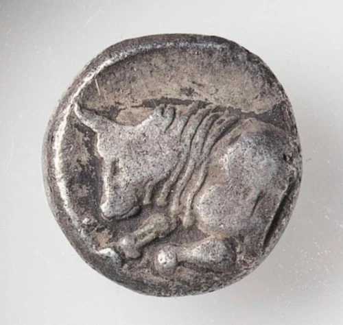 CARIA Uncertain Mint 雄牛と髭を生やした男 NGC ディオボル 古代ギリシャ銀貨 554