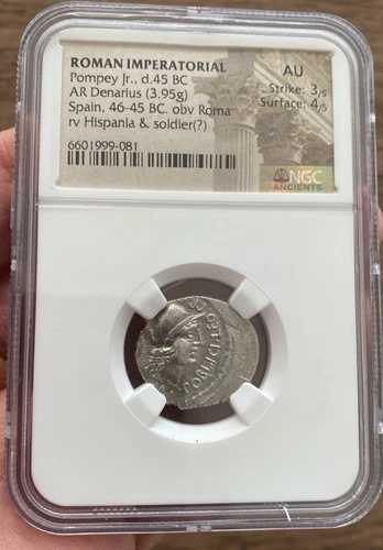 ローマ。グナエウス・ポンペイウス（大ポンペイウスの長男）銀デナリウス金貨 NGC スラブ
