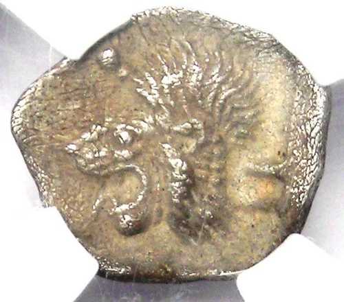 ギリシャ神話ミュシア・キュジコスARヘミオボルの獅子猪コイン（紀元前400年）。NGC Choice XF認定
