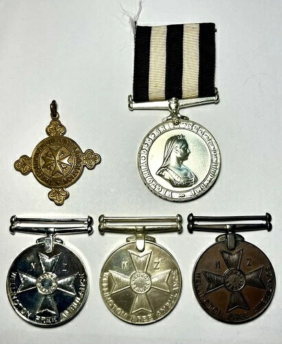 聖ヨハネ勲章従軍メダル 5 個、ロジウムメッキ。NZ 417 E.M.Castle。｜WORLD RESOURCE【QUEEN店】