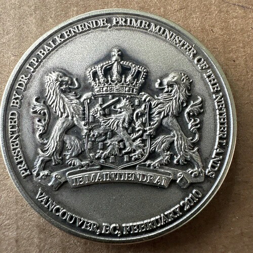 2010年オランダ公使 J.P. バルケネンデ博士よりバンクーバーメダル授与 38,610円