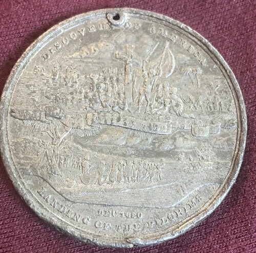 1893 年世界博覧会コロンビアン博覧会のホワイトメタル、縁に溝、穴あり。