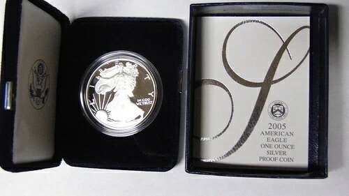 2005年 アメリカン シルバー イーグル 1オンス .999 純銀 1ドル 箱と鑑定書付き