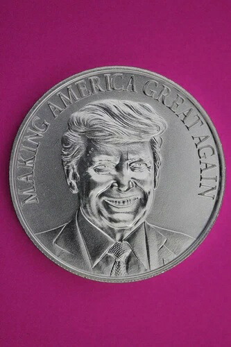 MAGA ドナルド・J・トランプ アメリカを再び偉大に 1オンス .999 純銀ラウンド 313N