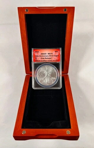 2011 年 1 ドル シルバー アメリカン イーグル、ANACS により MS-70 と評価、初リリース 25 周年。
