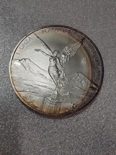 (BU) 2022 メキシカン・リベルタッド 1トロイオンス .999 純銀貨 ユニークトーンコイン