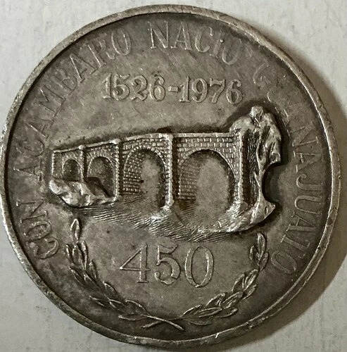 メキシコ、グアナファト州アカンバロの創設450周年記念銀貨。