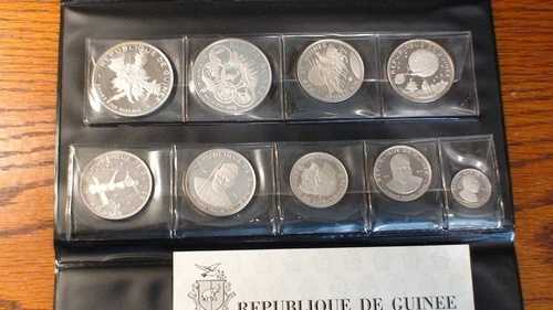 非常に希少な1969年ギニア共和国9枚組銀貨プルーフコインセット（展示・鑑定書付き）