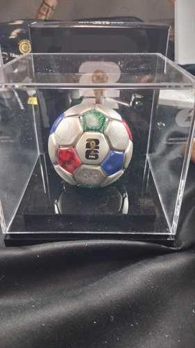 2026年公式FIFAシルバーサッカーボールコイン