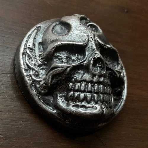 Viking Bullion の 7.59 オンス アンティーク シルバー「Insane Skull」/ 完売のクラシック! 110,000円