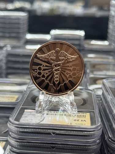 モンスターボックス 500個入り x 1オンス .999 純銅製 大麻文字入り 中央にポット葉