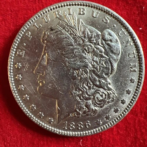 1886年モルガン銀貨これは美しいコインで、写真のようにほとんど流通していない。