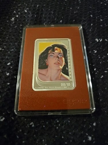 2025 #89/100 - ワンダーウーマン - アート・オブ・DCコミックス トレーディングコイン 1オンス シルバー ルビージェム