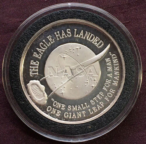 NASA アポロ11号 鷲は人類にとって小さな一歩を踏み出した .999 純銀コイン 91,960円