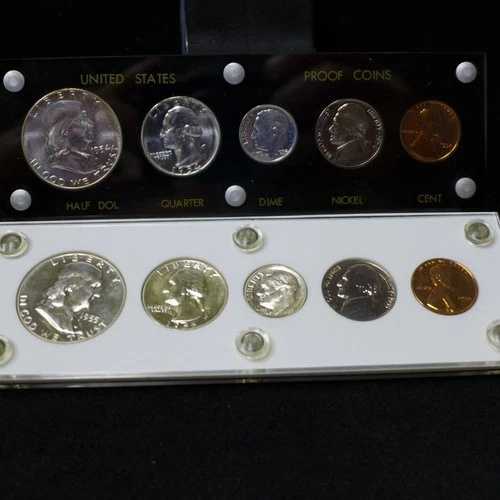 1954年および1955年 シルバープルーフセット - プラスチック製キャピタルホルダー - ライトトーニング