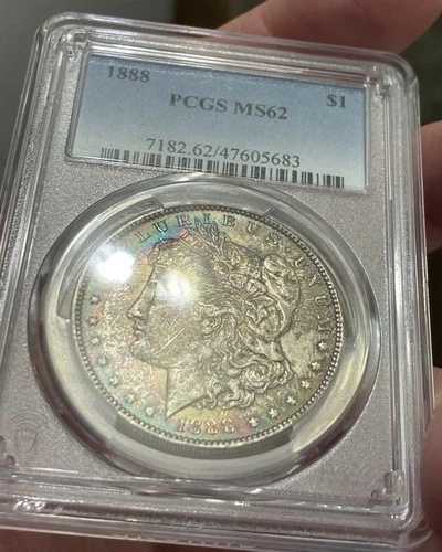 レインボークレセントトーン 1888年 P モルガン銀貨 PCGS MS62 $1 クレセントトナー｜WORLD RESOURCE【QUEEN店】