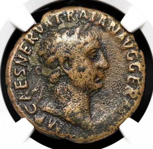 ローマ帝国。トラヤヌス帝、西暦98-117年。? As、Victory SPQR、NGC Fine