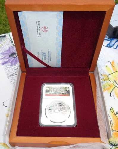 2014年 中国パンダ スミソニアン メダル PF70 ウルトラカメオ .999 純銀 ボックス & COA
