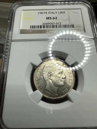 1907R イタリア 1リラ ヴィットーリオ・エマヌエーレ3世 NGC MS 62