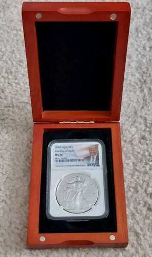 2020年 シルバーイーグル S $1 発行初日 NGC MS 70 ドナルド・J・トランプ 木箱入り 80,465円