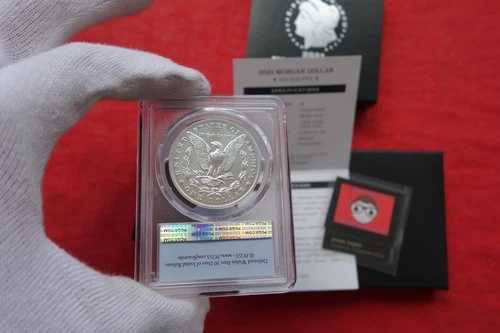 2021-P $1 MS70 PCGS モルガン 99.9% シルバー ドル ファーストストライク USA 国旗ラベル
